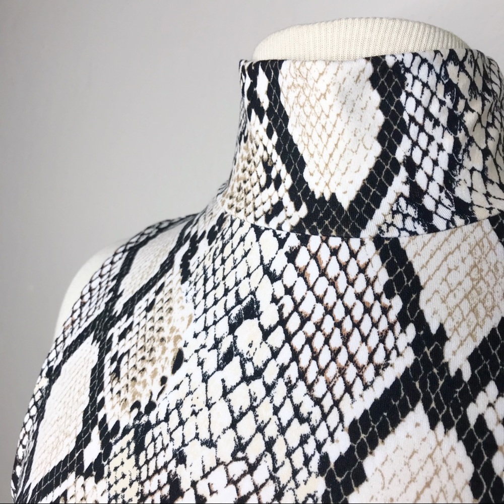 Snake Print Mock Neck Bodysuit - Picture 3 of 8
